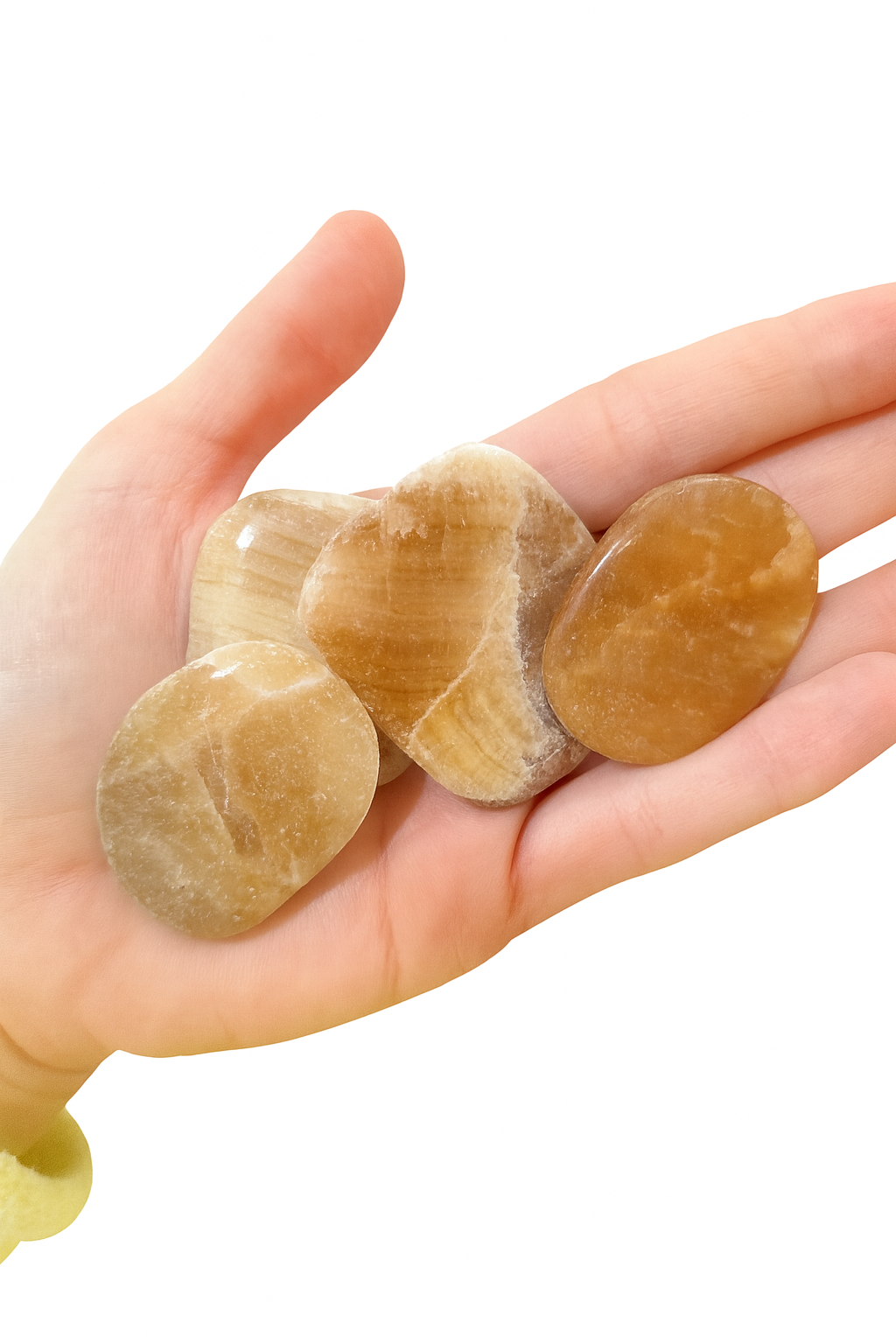 Mano sosteniendo piedras de Aragonito CANTO PLANO ARAGONITO - Imagen 1