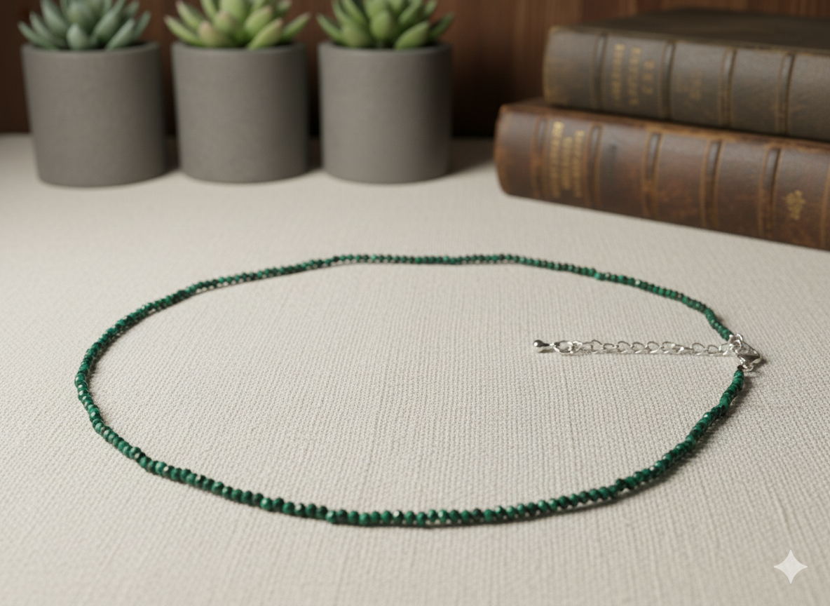 Gemini_Generated_Image_96tvlj96tvlj96tv Gargantilla de Malaquita Facetada – El Escudo de la Naturaleza - Imagen 1