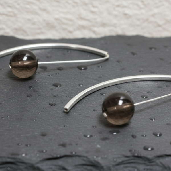 Pendientes de Cuarzo Ahumado Natural y Plata de Ley 925 – Equilibrio y Sofisticación