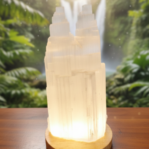 Lámpara de Selenita "Catedral Natural" con Base de Madera 27cm