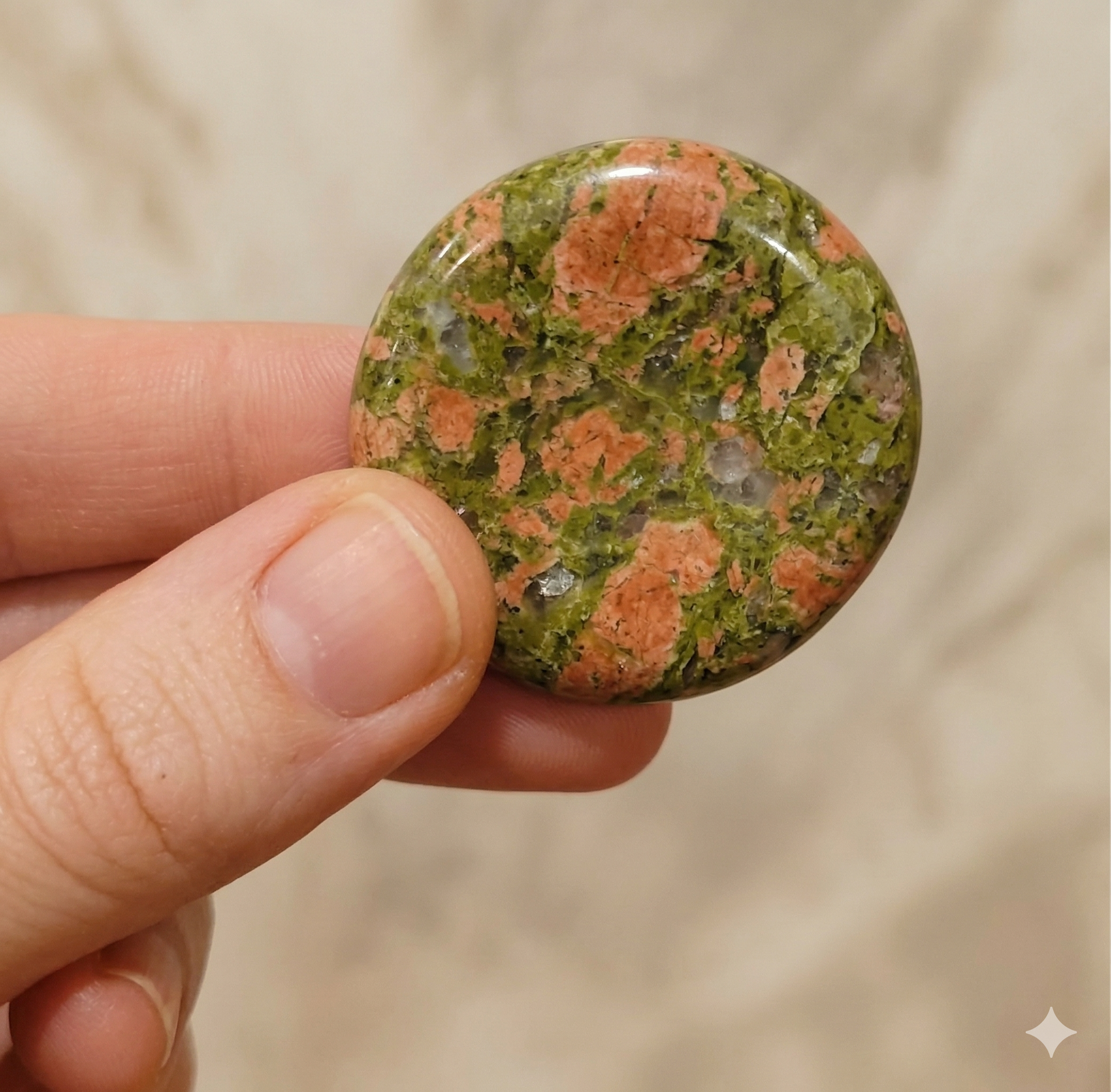 Gemini_Generated_Image_ree3pxree3pxree3 Piedra de Unakita Natural Pulida - Forma Plana y Circular - Imagen 1