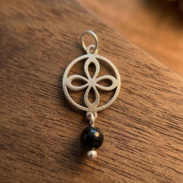 Colgante de Plata "Sigilo de la Abundancia" con Turmalina Negra